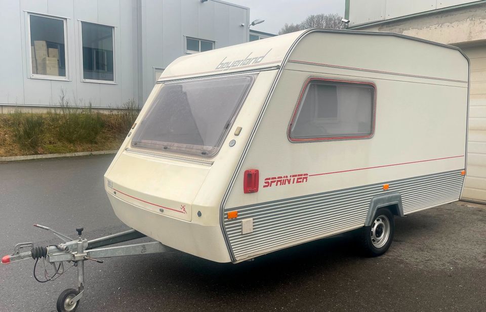 WOHNWAGEN BEYERLAND SPRINTER 380/2 TOPP ZUSTAND MIT VORZELT in Sundern (Sauerland)