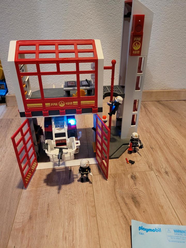 Playmobil 5361  Feuerwehrstation 5362Leiterfahrzeug in Künzell