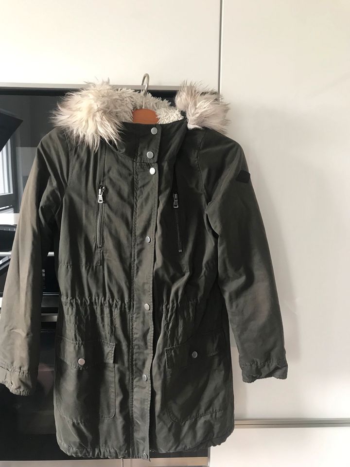 Only Parka Gr s Oliv teddyfell militäry Look ♥️♥️ in Friedrichsdorf