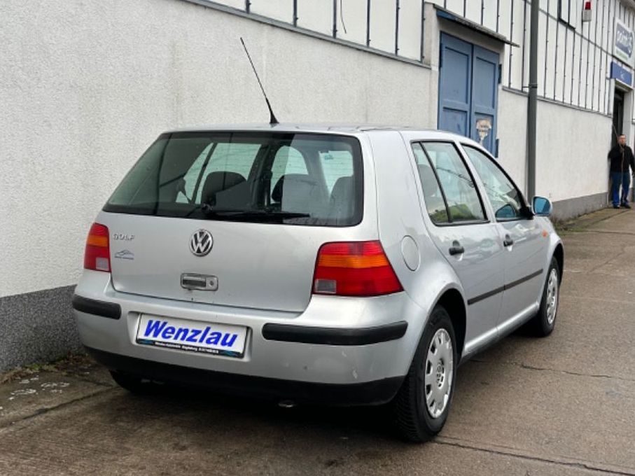 Volkswagen Golf 1.4 Comfortline TÜV NEU in Magdeburg