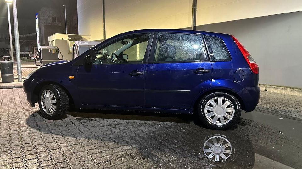 Ford Fiesta MkVI 1.6 Schiebedach usw. in Frankfurt am Main