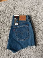 NEU Levi’s 501 Jeans Shorts / kurze Hose Größe 28 highwaist Niedersachsen - Osnabrück Vorschau