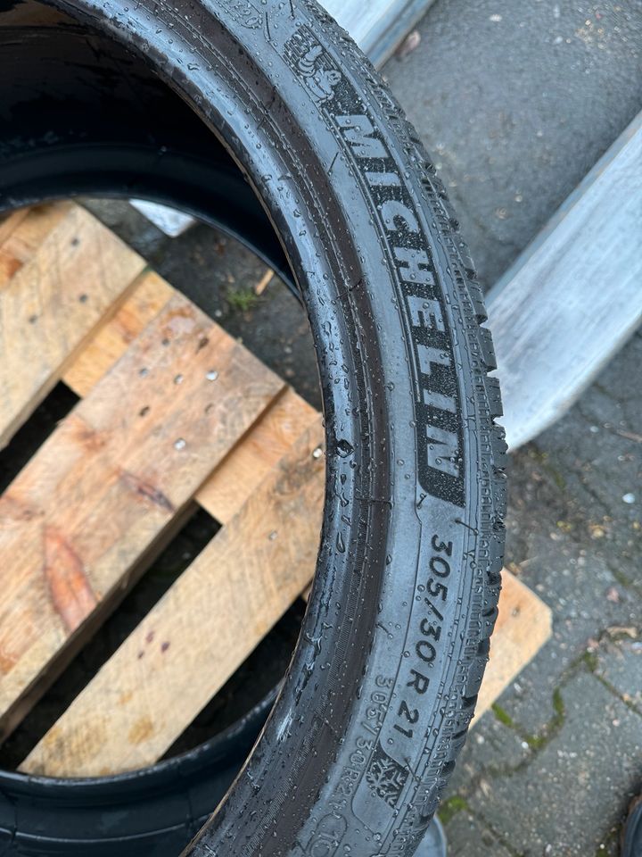 Michelin Pilot alpine 305/30R21 NA5 Winterreifen in Wächtersbach