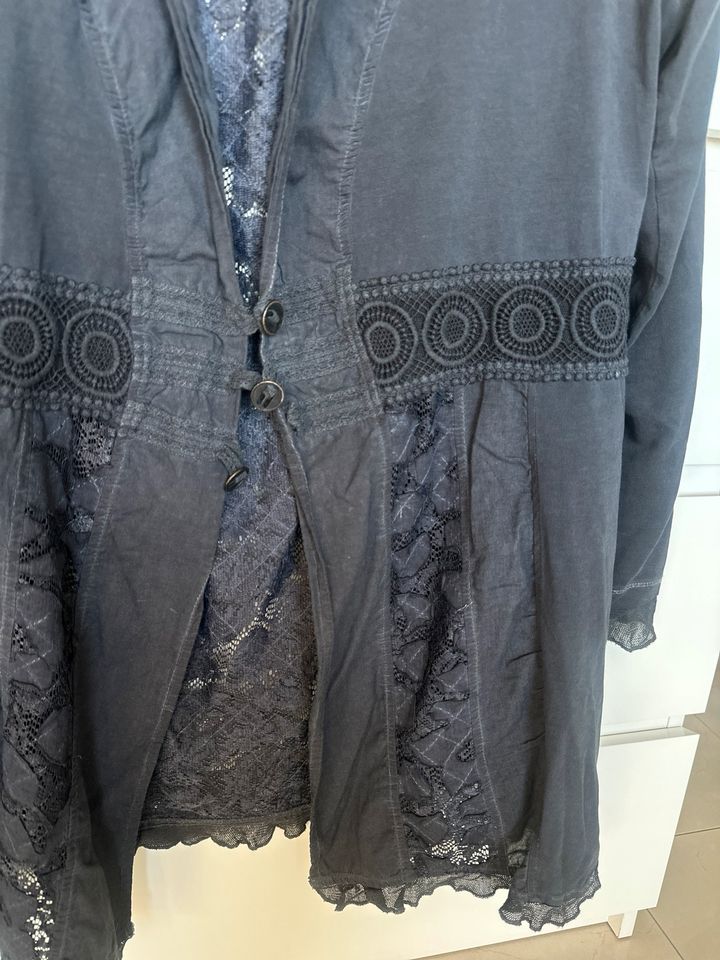 Damenjacke, Strickjacke Tredy, XXXL, 46, blau mit Spitze in Schiffdorf