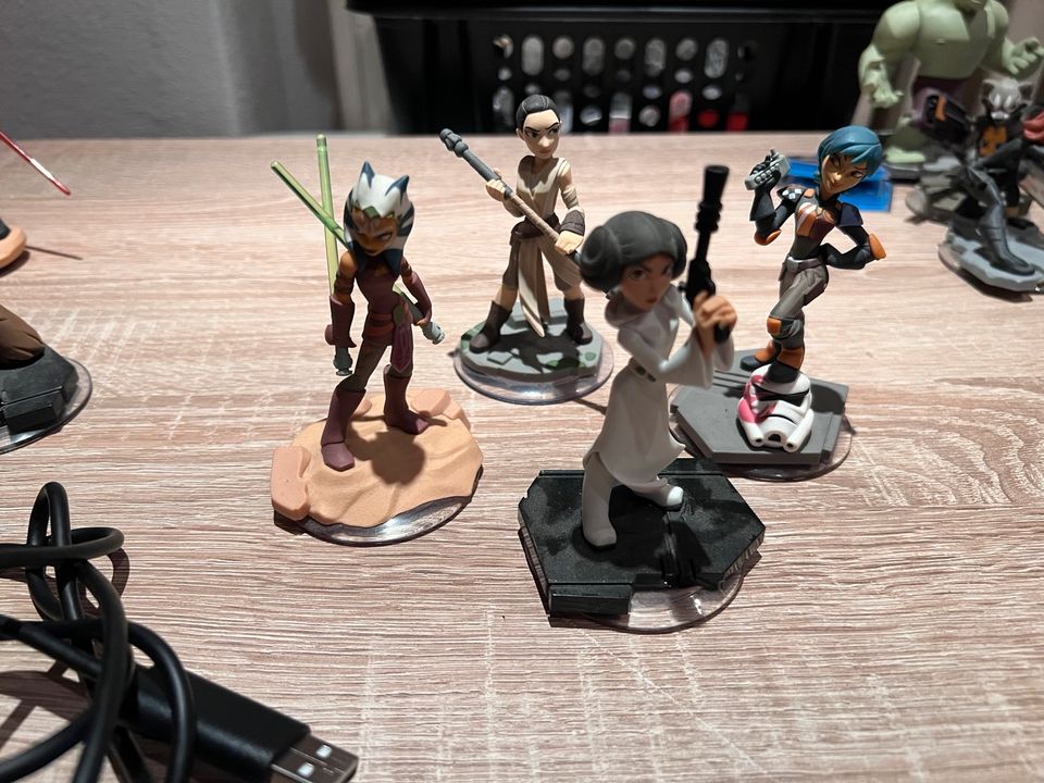 Disney Infinity „Play without Limits 2.0 & 3.0“ inklusive Figuren in Hettstedt