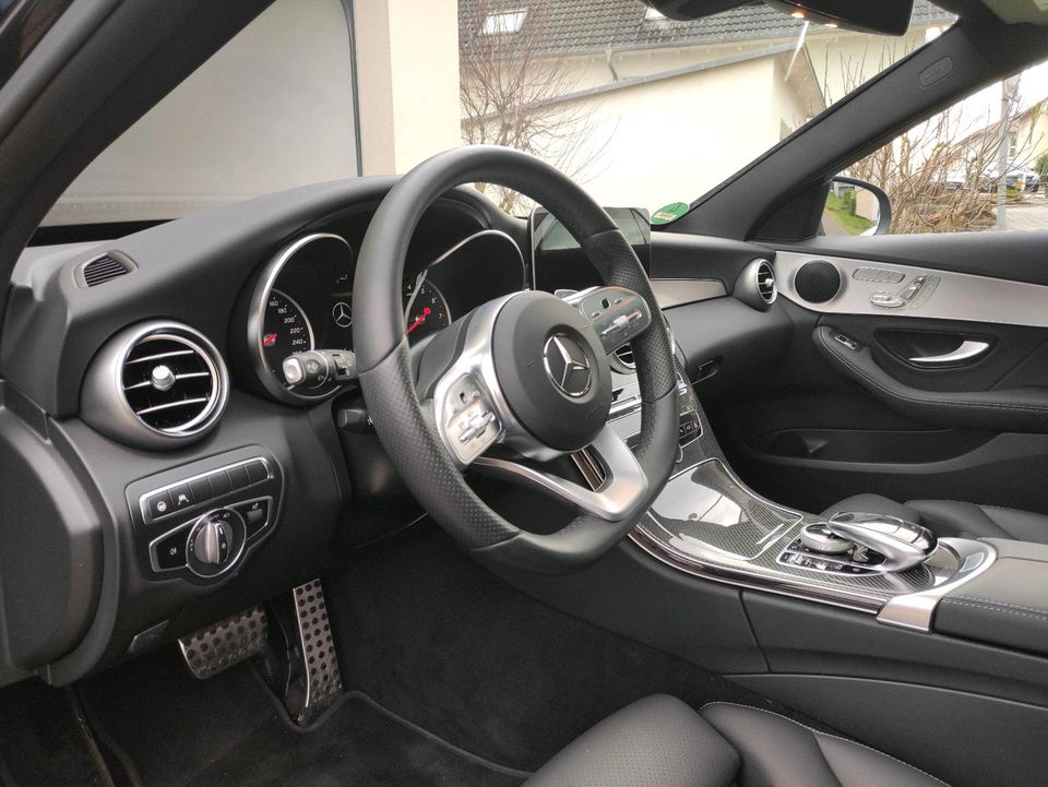 C300 T-Modell AMG, Carbon,Panorama,Distronic, 360°, AHK, Comand in Remchingen