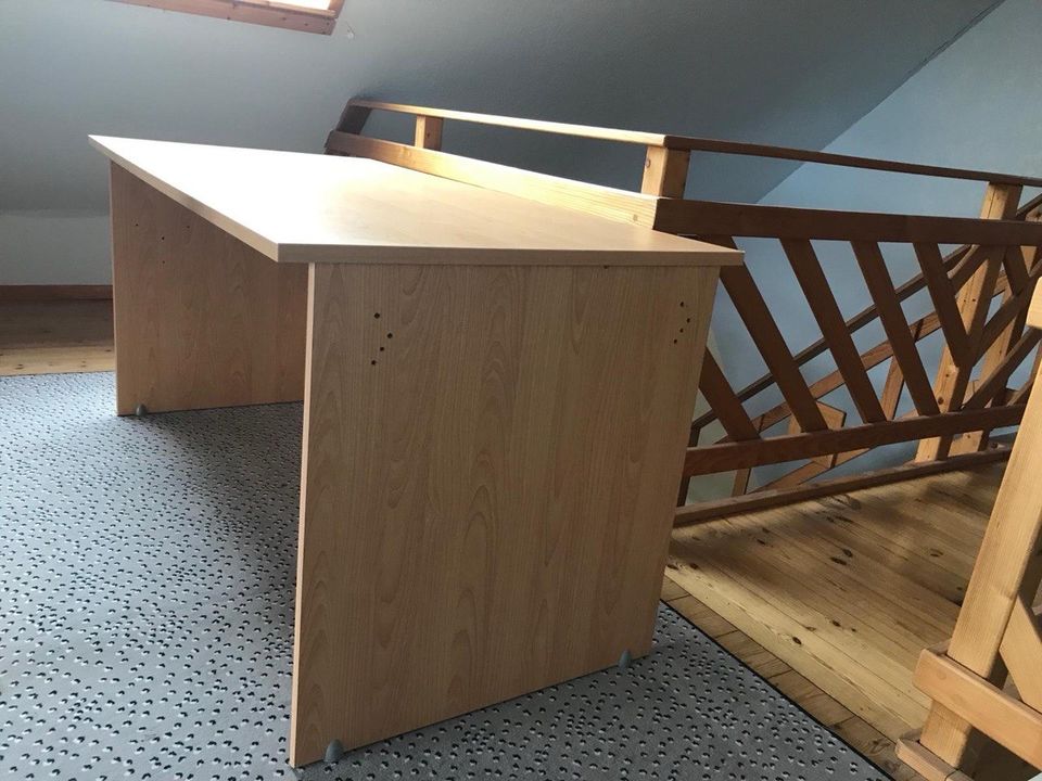 Schreibtisch guter Zustand Holzoptik in Hückeswagen