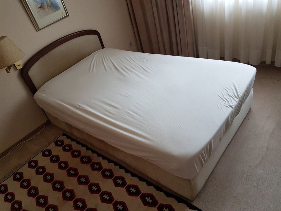 Hochwertiges, gebrauchtes Bett mit Matratze in Herdecke