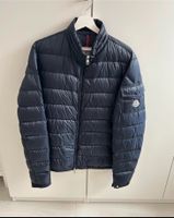 100% Orignale Moncler Lambot Jacke Blau Gr. 5 XL NEU Friedrichshain-Kreuzberg - Kreuzberg Vorschau