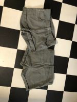 2x H&M Jeans Shorts twillshorts grün khaki 158 Kreis Pinneberg - Hetlingen Vorschau