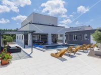 Istrien, Vodnjan - Umgebung, moderne Villa mit Pool in Neubau, ruhige Lage, Renditeobjekt, Sauna, Haus am Meer, Kroatien Frankfurt am Main - Westend Vorschau