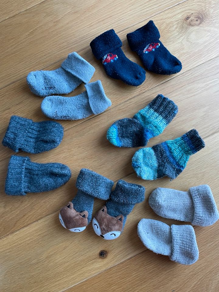 6 Paar dicke Socken Baby 15/16 ca. 50-62 Wollsocken Rassel Fuchs in Mellingen