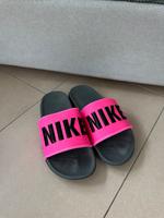 Nike Badelatschen Adiletten Gr. 39 neon-pink neuwertig Eimsbüttel - Hamburg Eidelstedt Vorschau