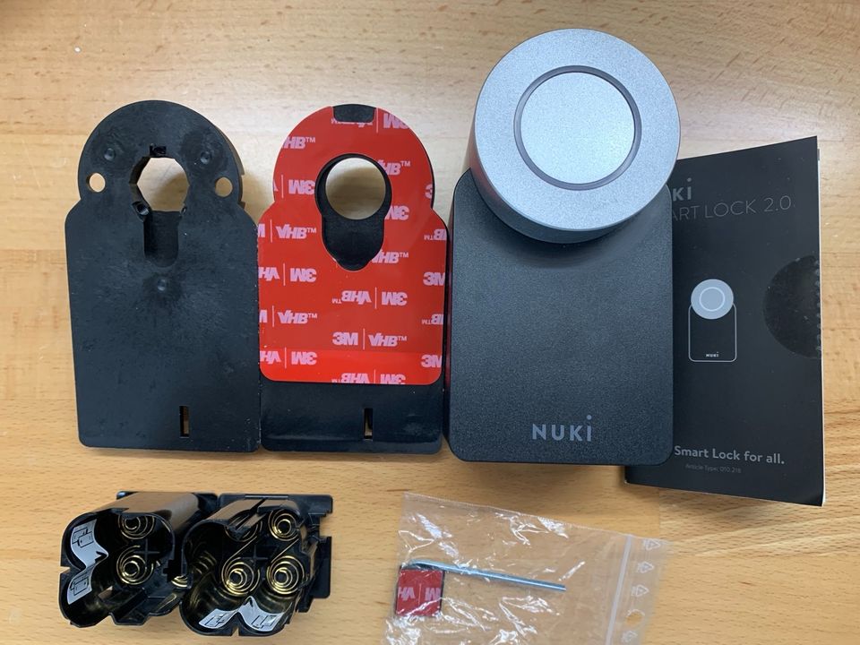NUKI Smart Lock schwarz komplettes Paket in Frankfurt am Main