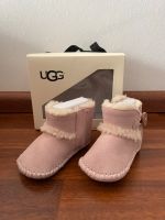 UGG Boots Knopf Rosa Größe 0-6 Monate Baden-Württemberg - Bühl Vorschau