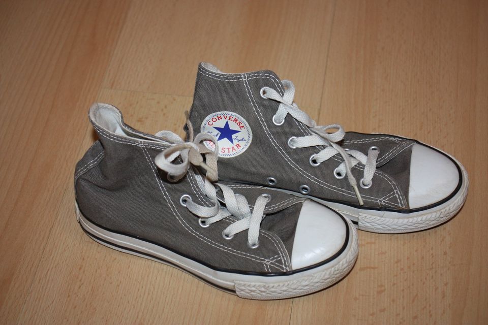 Converse Gr. 32 in Esslingen