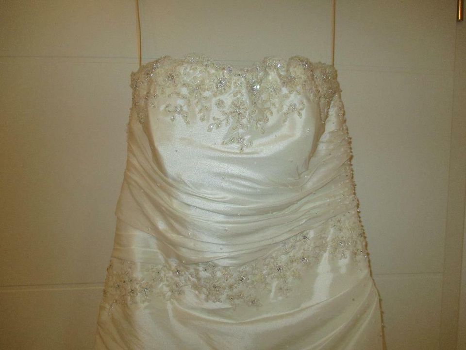 Wunderschönes Brautkleid / Hochzeitskleid von Tres Chic Gr.44/46 in Merzenich