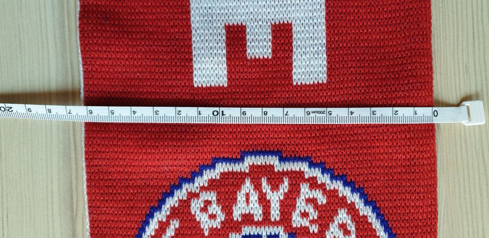 FC Bayern Schal –FOREVER NUMBER ONE- neuwertig, ungetragen in München