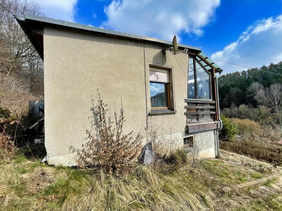 Idyllisches Gartengrundstück mit kleinem Haus zum Entspannen in Stadtroda
