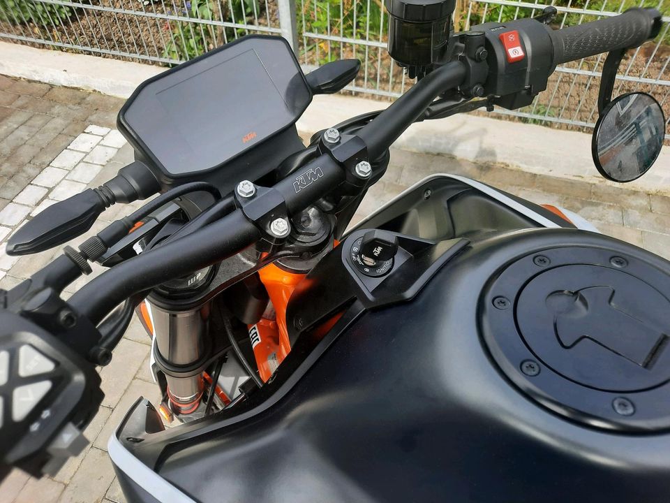 Ktm 890 Duke r ( Top Zustand ) in Mönchengladbach