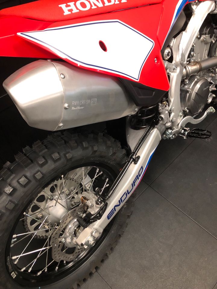 HONDA CRE F300 RX RED MOTO ENDURO NEU! MIT BRIEF! in Eicklingen