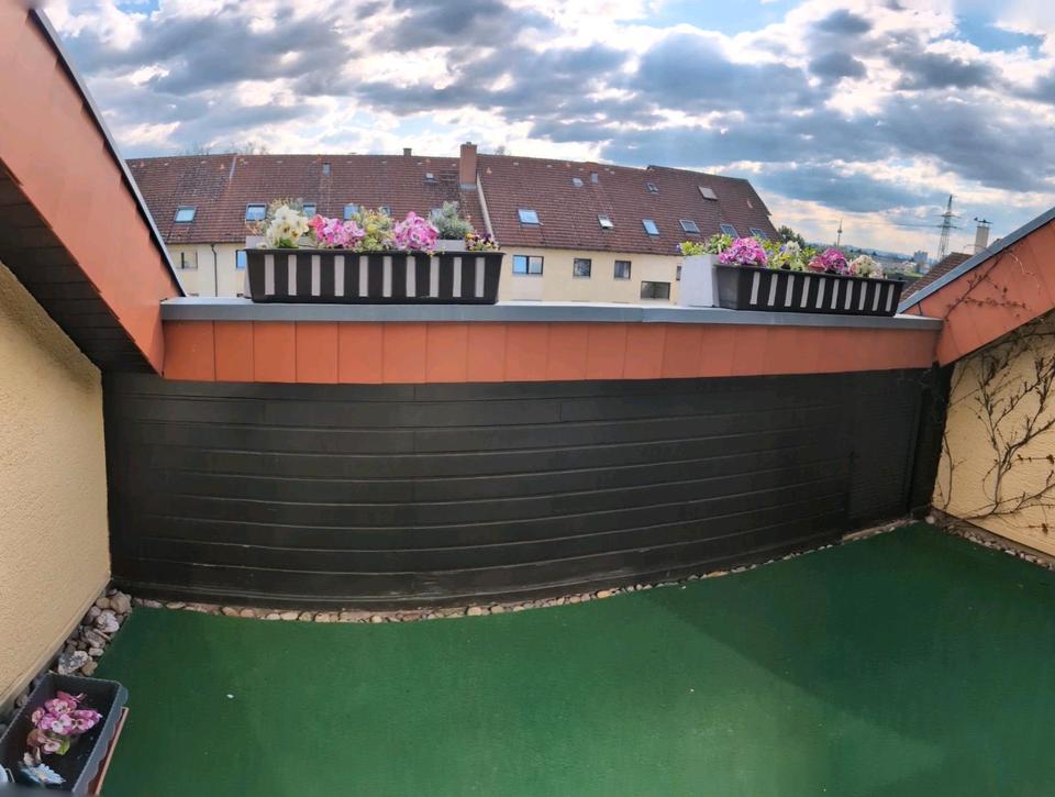 Verkaufe Dachwohnung 2,5 Zimmer mit ausbaubarem Speicher in Mannheim