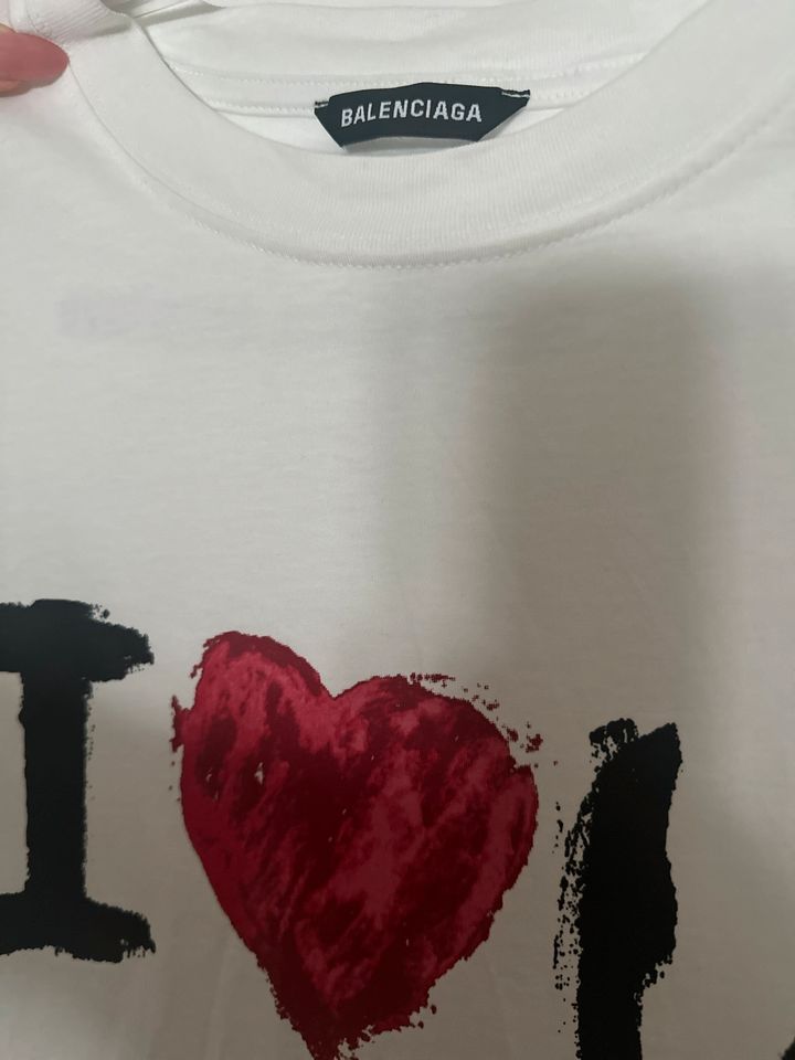 Balenciaga T-Shirt, Love, Herz, M in Berlin