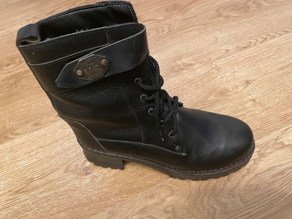 NEU: Stiefel schwarz Leder 40 , warm gefüttert in Ladenburg