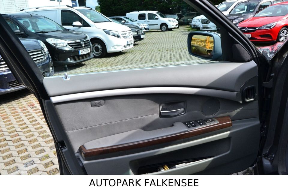 BMW 750 LI LANG VOLLAUSSTATTUNG LPG GAS EX-REGIERUNG in Falkensee