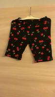 Kurze Hose mit Kirschen Größe 36 Bayern - Parsberg Vorschau