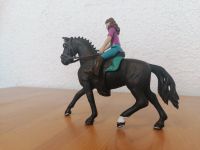 Schleich Pferd mit Sattel und Reiterin Baden-Württemberg - Ihringen Vorschau