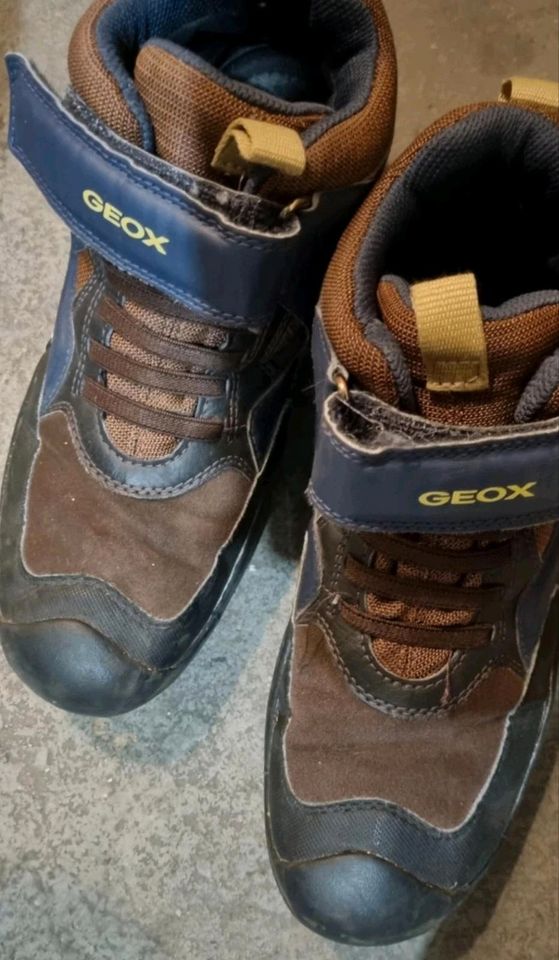 GEOX Winterschuhe Größe 39 Junge in Berlin