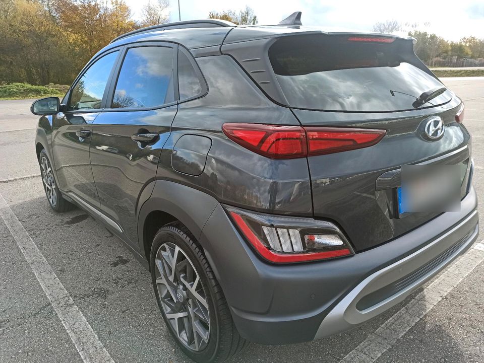 Hyundai kona 1.6 benzin hybryd Voll Head up in Biberach an der Riß