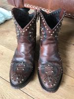 Lederstiefelette mit Nieten, Handmade, Gr.38 Hessen - Schlangenbad Vorschau