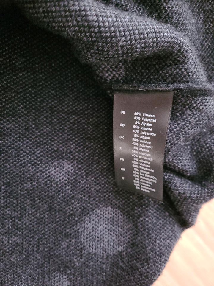 Kuschelige Strickjacke von Yellow Label Größe L Gern getragen, in Berlin