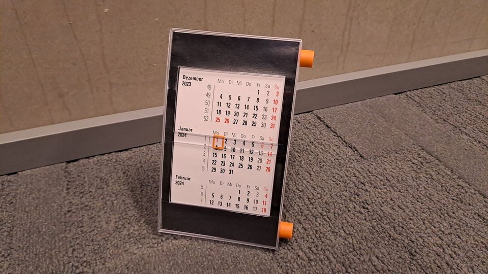 Tischkalender 3 Monate Aufstellkalender Drehmechanik 2024 2025 in Herne