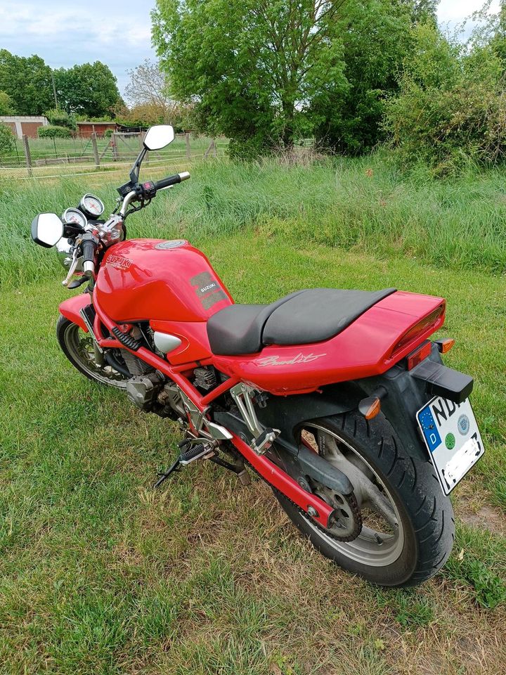 Suzuki Bandit 400 in Heringen / Helme