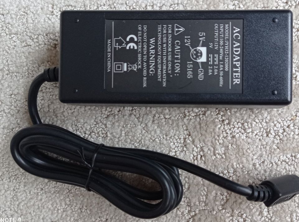 AC Adapter100-240V zu DC 5V und 12V; gebraucht in Berlin