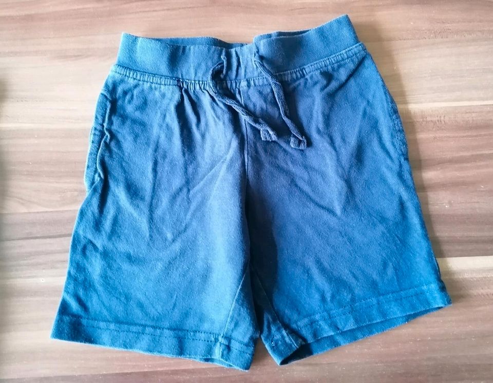 Kurze Sommer Hosen Shorts Größe 98 in Bielefeld