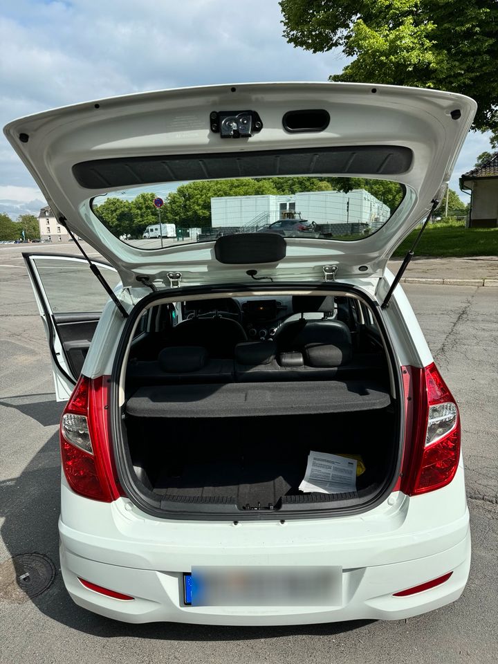Hyundai i 10 JBL + Apple Car Play / Camera Scheckheftgepflegt TÜV in Remscheid