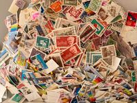 Papierfreie Briefmarken ca. 1,6 kg, inkl. Versand Nordrhein-Westfalen - Leverkusen Vorschau