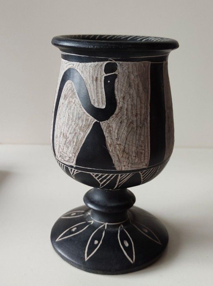 Ägyptische Vase Basaltstein handgeschnitzt alt in Bonn