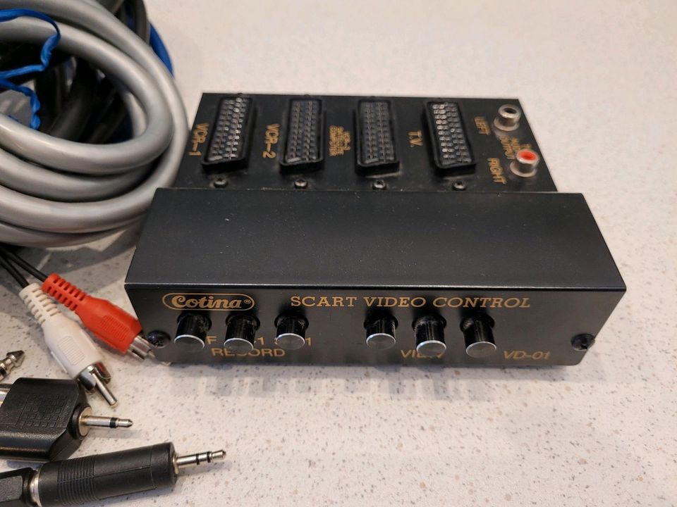 Konvolut Scartkabel, Video, Audio-Kabel mit Scart Video Control in Runkel