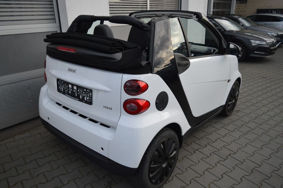 Smart ForTwo Cabrio Pure MHD*Automatik*Sitzheizung*TÜV in Sindelfingen