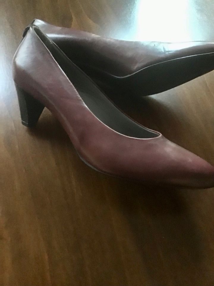 NEU: MARIPE LEDER  PUMPS IN BORDEAUX ROT GRÖSSE 41 ZUMNORDE in Lotte