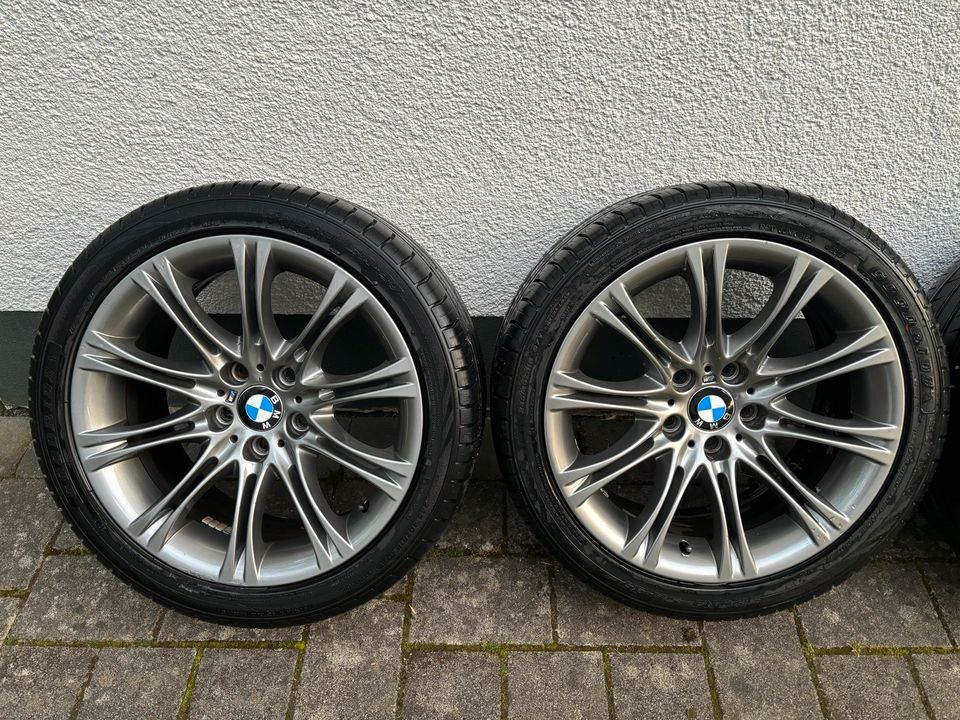 BMW Styling 135 M Doppelspeiche ET20 Felgen Reifen 245 40 18 in Neunkirchen Siegerland