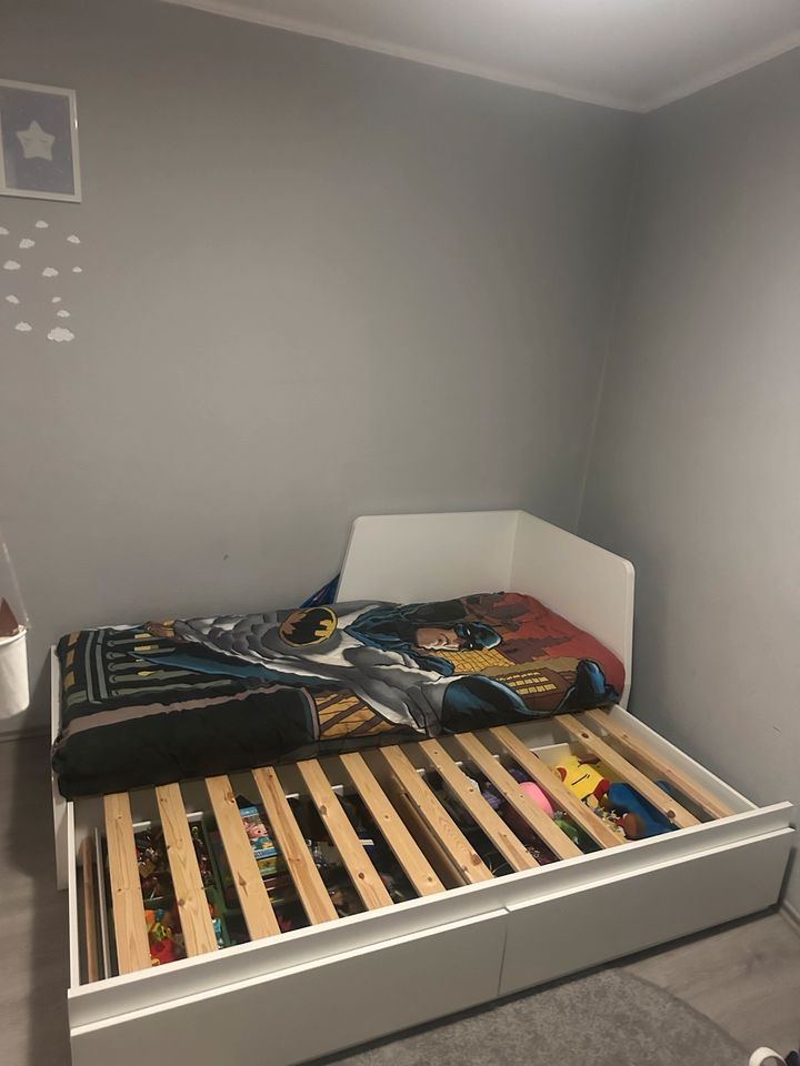 Einzel- und Doppelbett /mit zwei Schubladen /in einem Bett in Köln