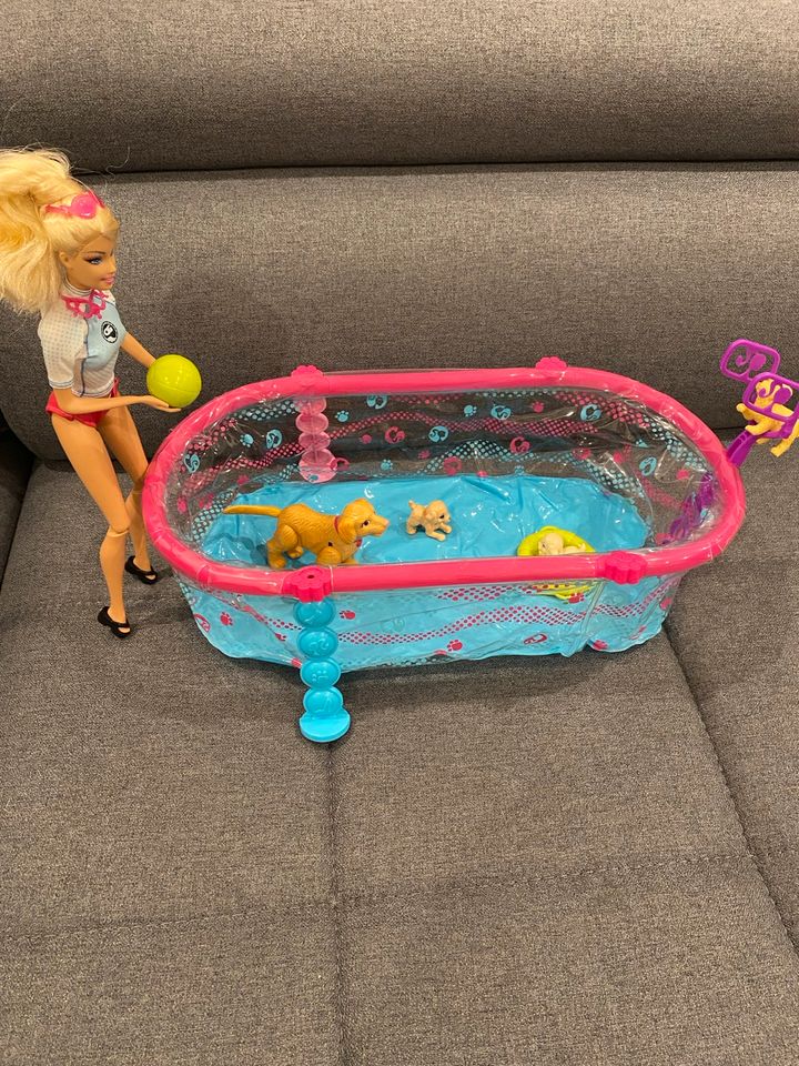 Barbie Mattel Sets  Hunde Schwimmschule und Tiersalon in Köln