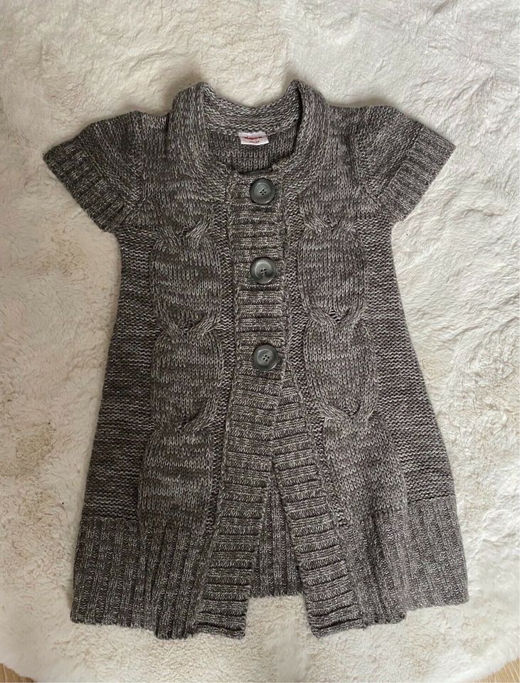 Yigga lange Strickjacke in Gr.146/152 aus 1.Hand in Heiligenhaus