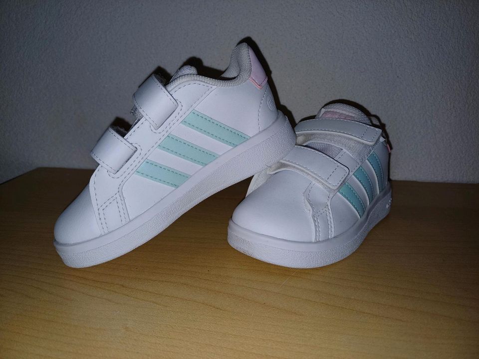 Adidas Kleinkind in Reutlingen